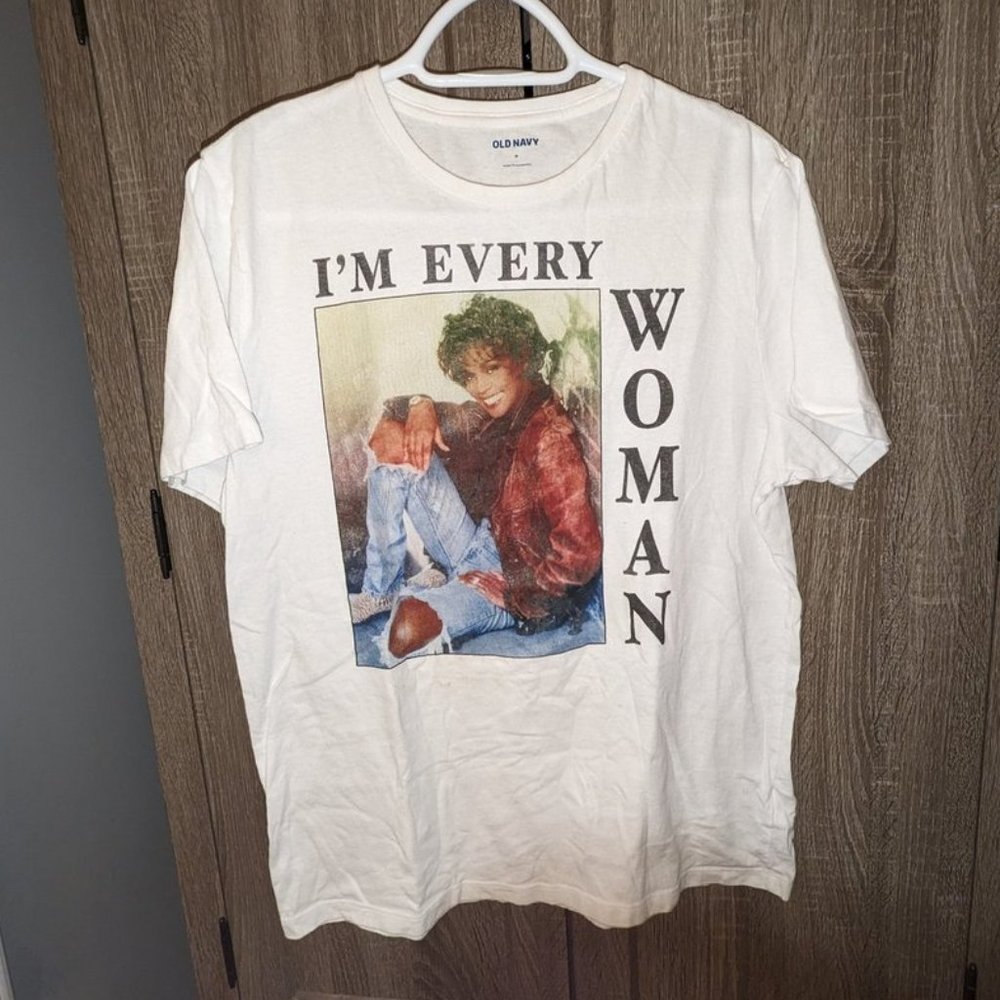 Old Navy Whitney Houston I'm Every Woman Short Sleeve Graphic T-shirt Tee Shirt - Picture 1 of 4